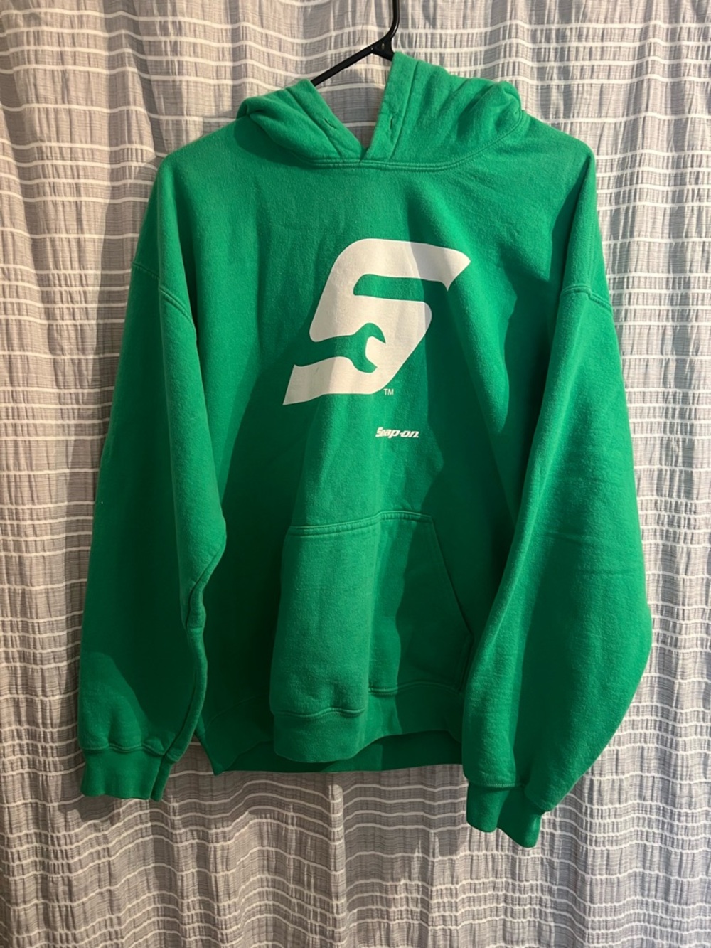 Snap-on Men’s Green Pullover Hoodie with White Logo